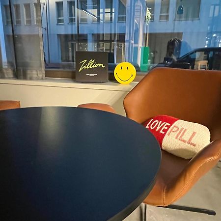 Moxy Antwerp Hotel Екстериор снимка