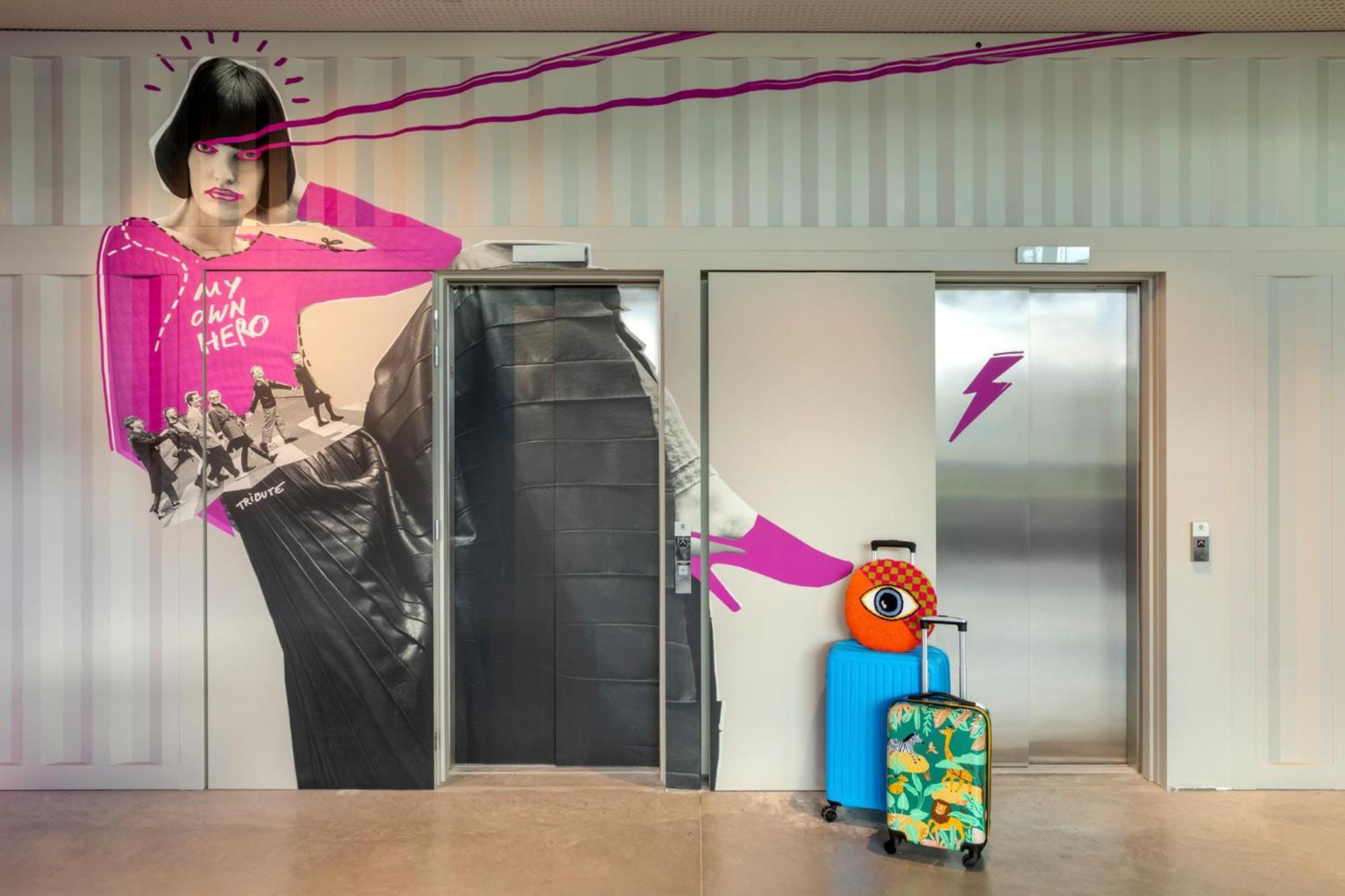 Moxy Antwerp Hotel Екстериор снимка