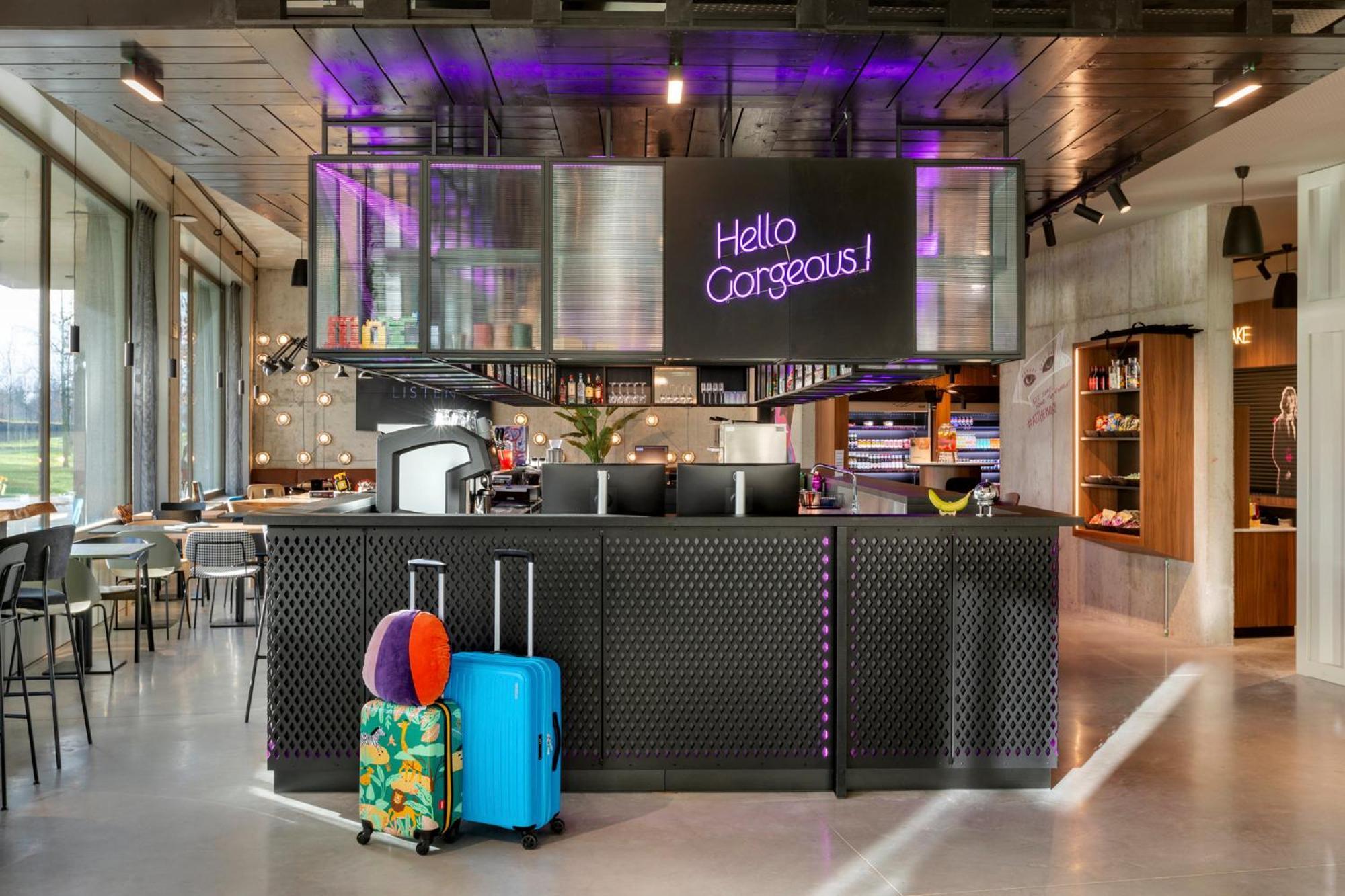 Moxy Antwerp Hotel Екстериор снимка