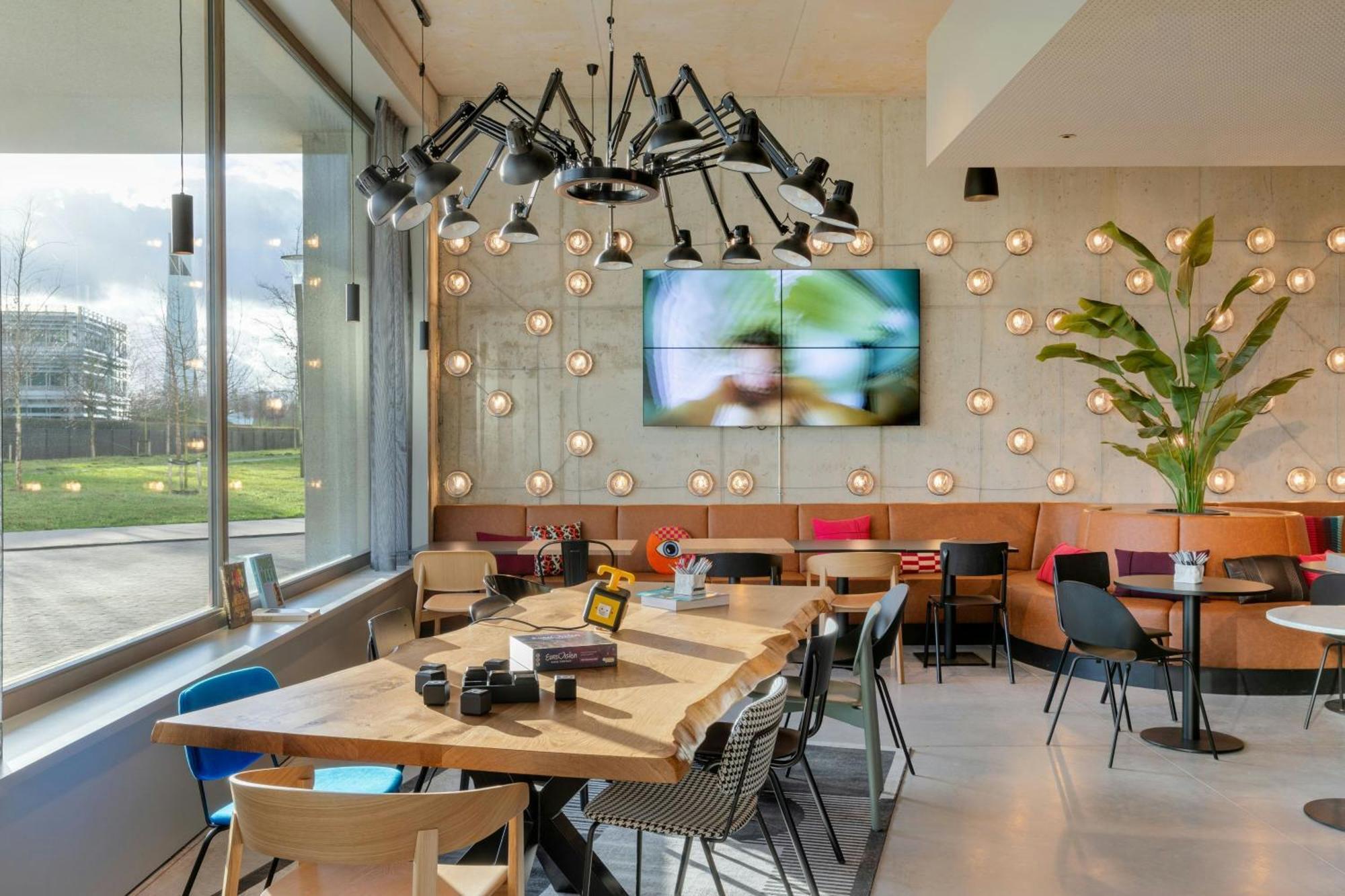 Moxy Antwerp Hotel Екстериор снимка