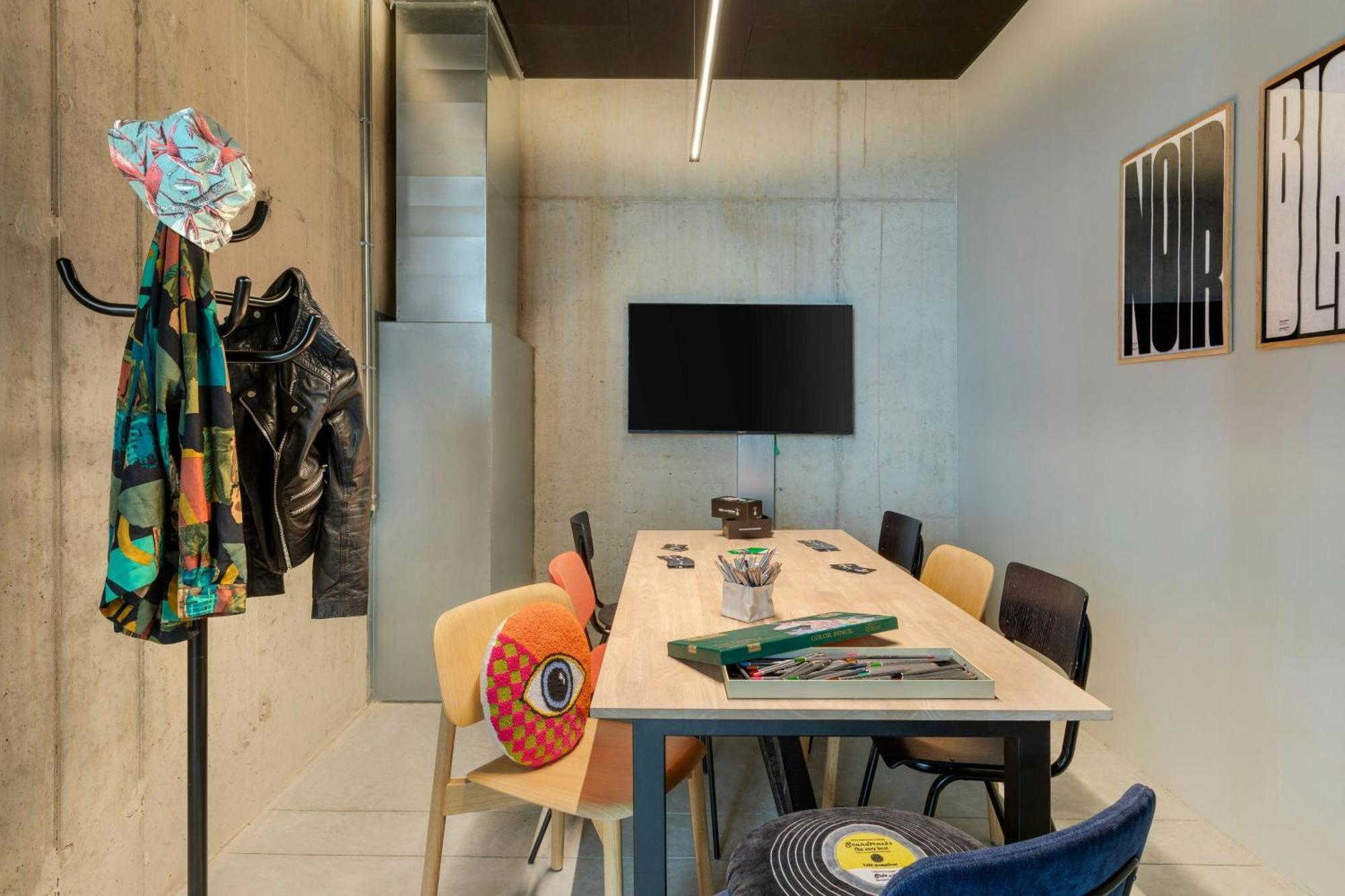 Moxy Antwerp Hotel Екстериор снимка