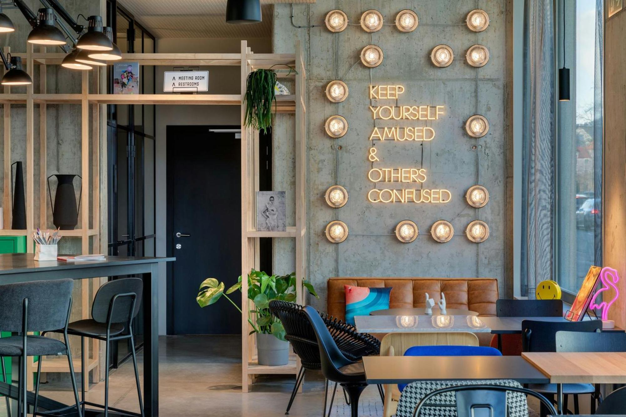 Moxy Antwerp Hotel Екстериор снимка