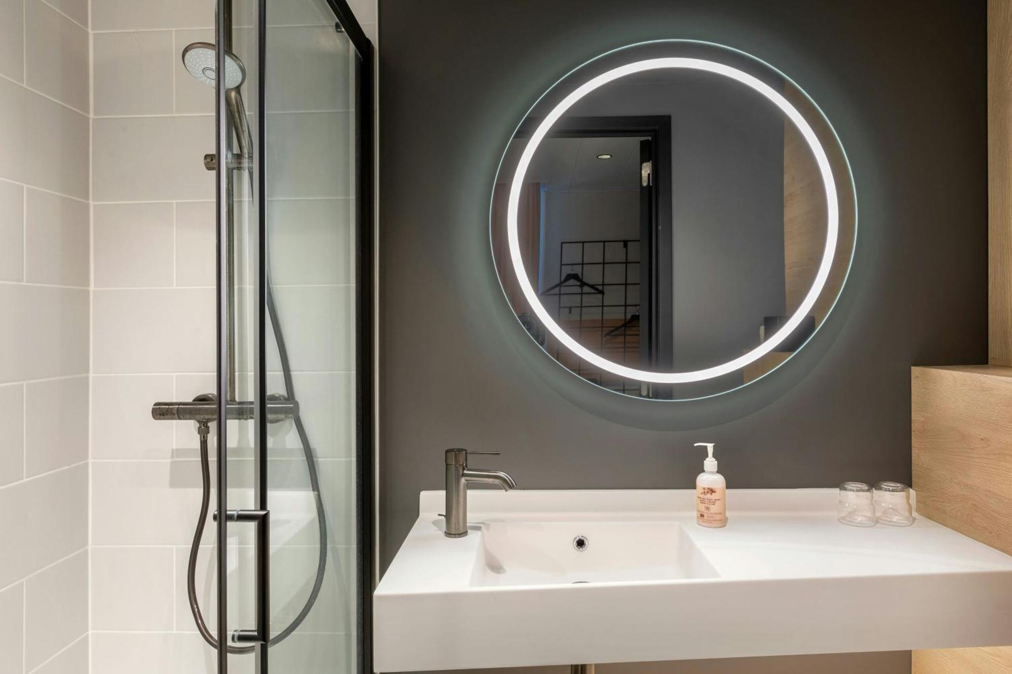 Moxy Antwerp Hotel Екстериор снимка