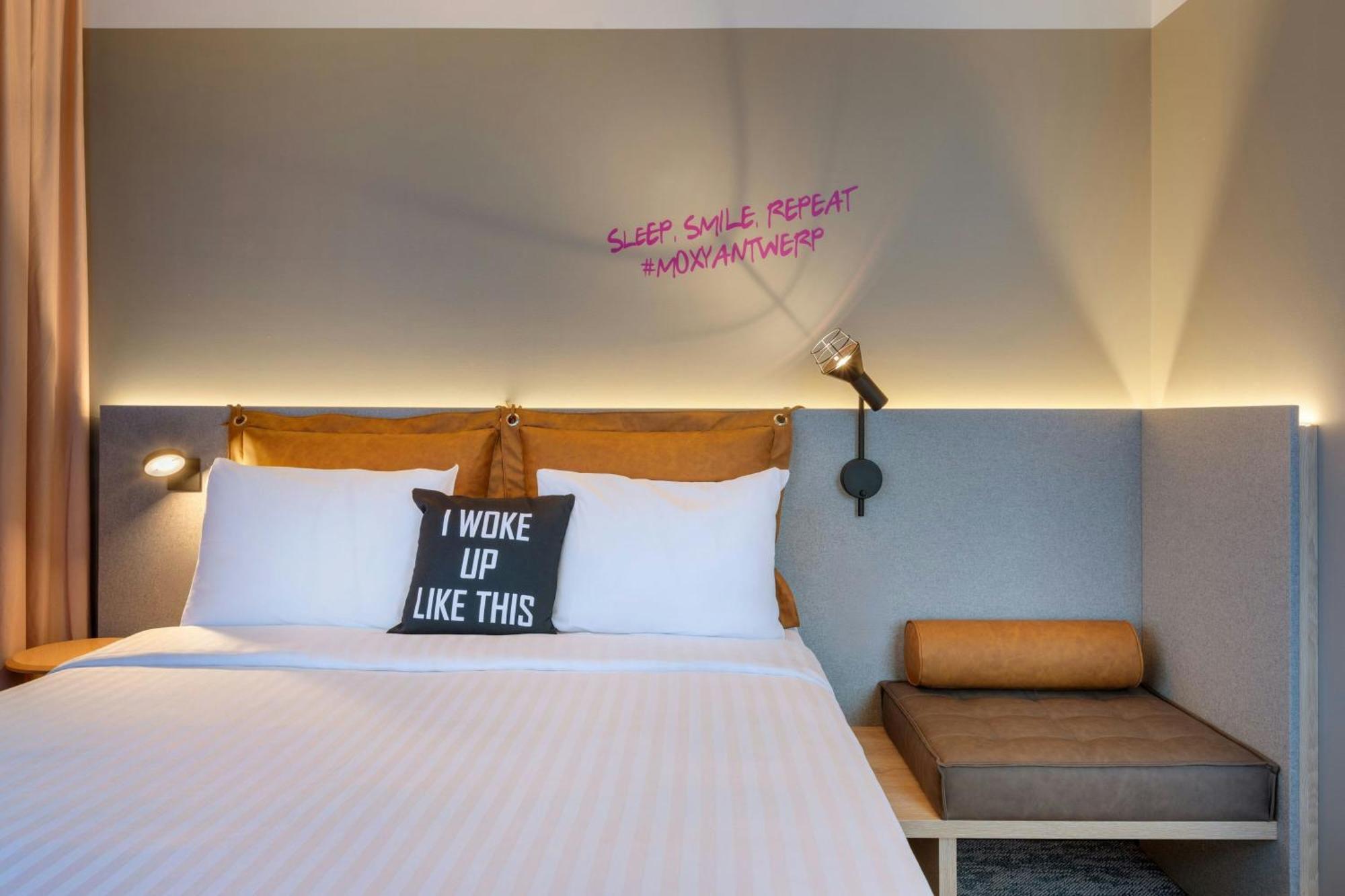 Moxy Antwerp Hotel Екстериор снимка