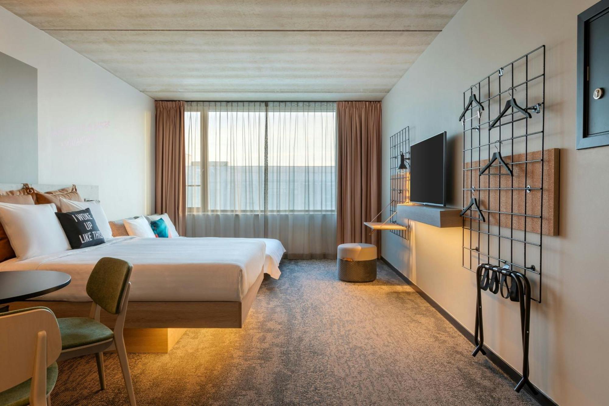 Moxy Antwerp Hotel Екстериор снимка
