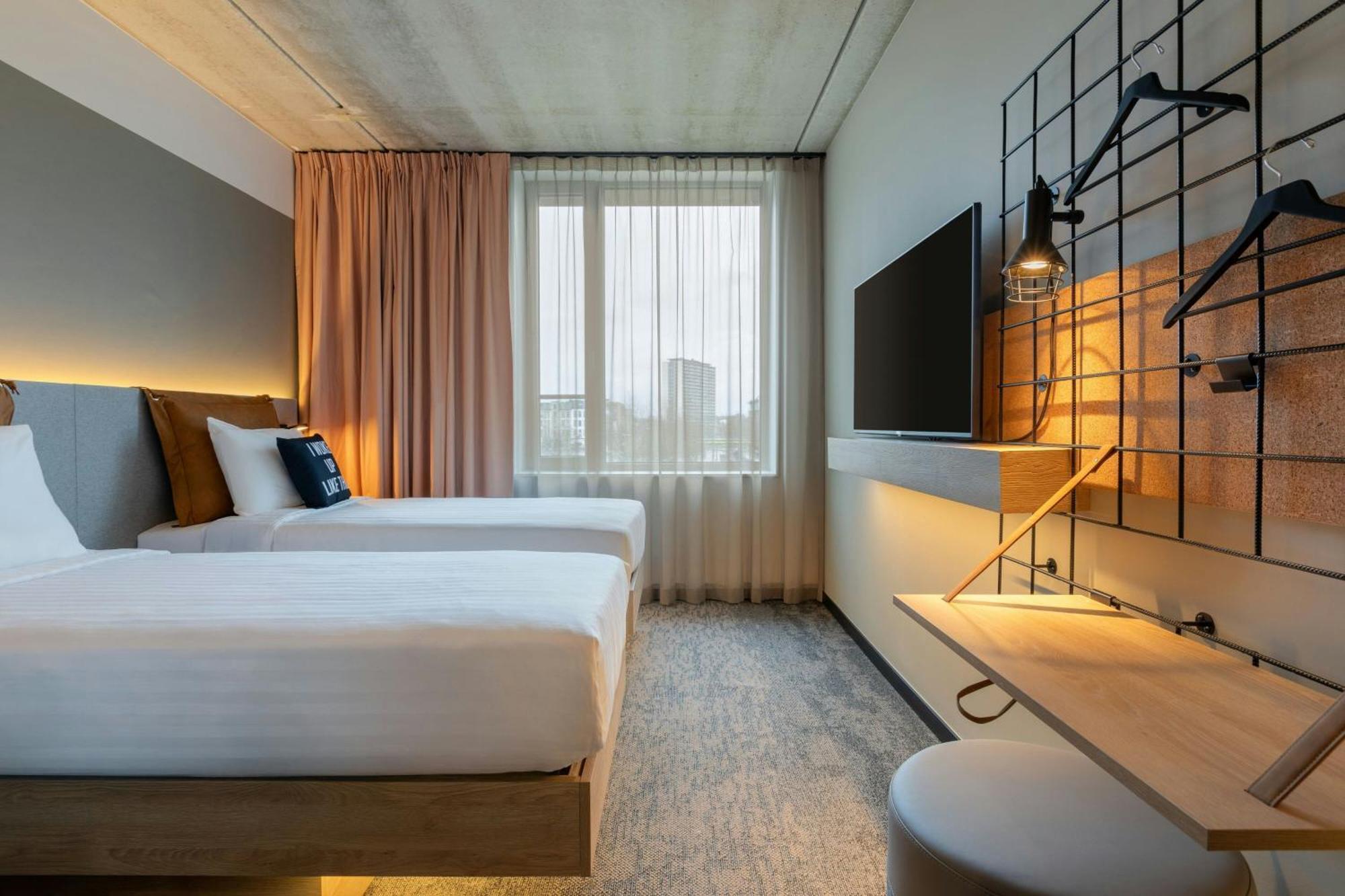 Moxy Antwerp Hotel Екстериор снимка