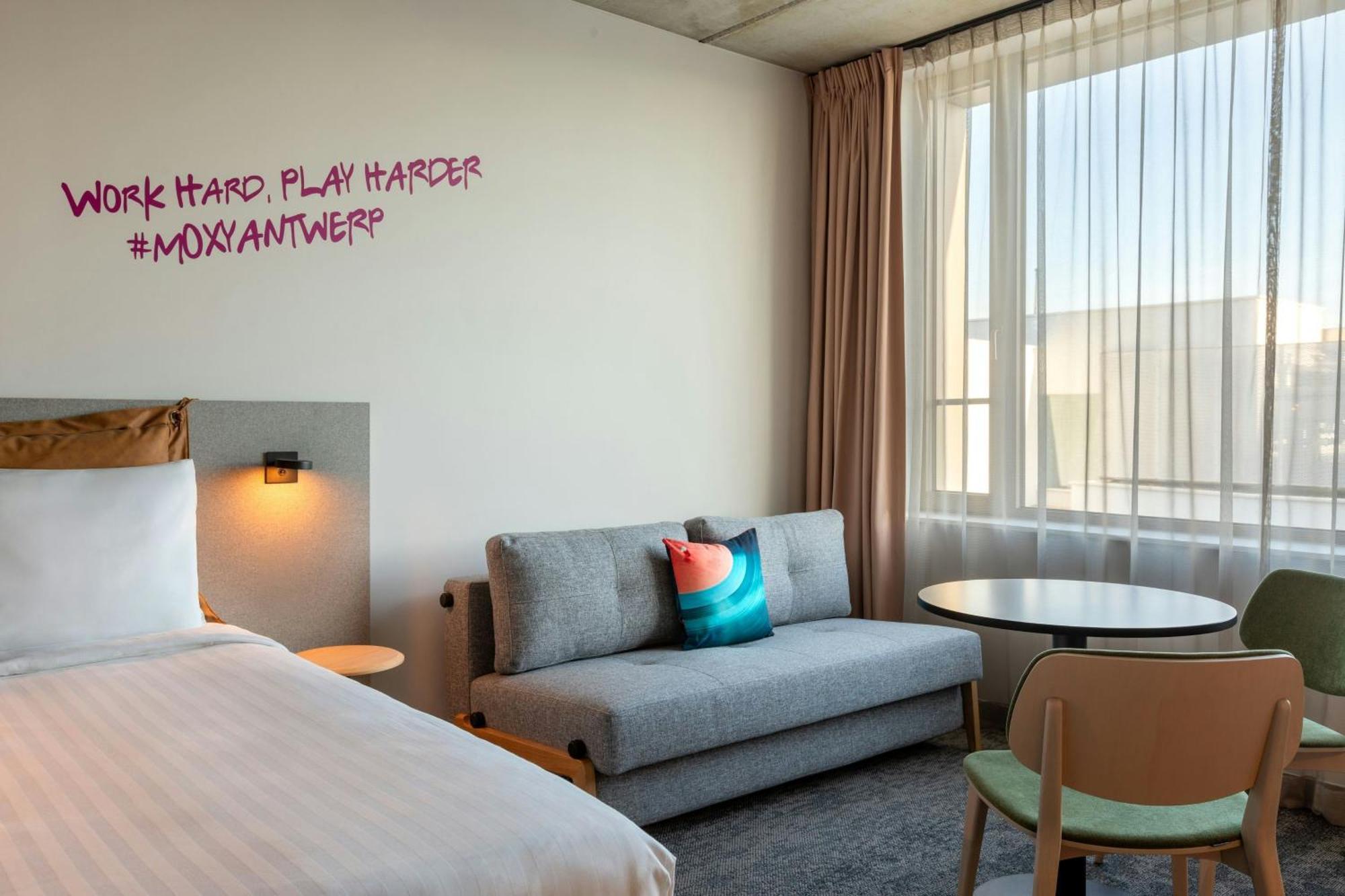 Moxy Antwerp Hotel Екстериор снимка